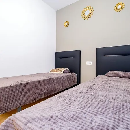 Jose Hurtado Id202 Apartment *